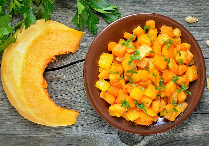 Stewed pumpkin on ceramic plate | popular thanksgiving food