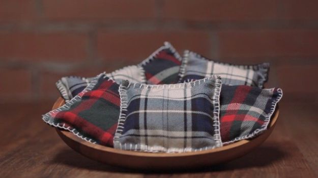 Homemade Hand Warmers | Stunningly Easy Homemade Stocking Stuffer Ideas
