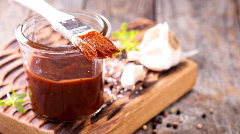 barbeque sauce basting brush jar | Homemade BBQ Sauce | Recipes For Homesteading | featured