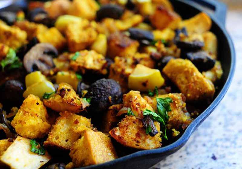 cornbread-dressing-with-sausage-and-apples | best pioneer woman recipes