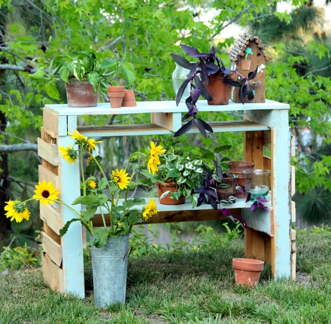 Pallet Potting Bench | Pallet Projects For Your Garden This Spring Pallet Potting Bench | Pallet Projects For Your Garden This Spring