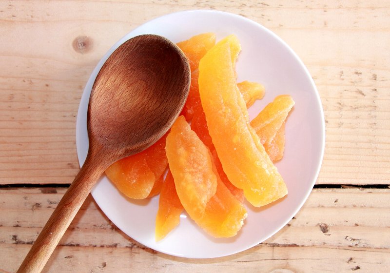 dried honey melon white plate wooden | best fruit to dry