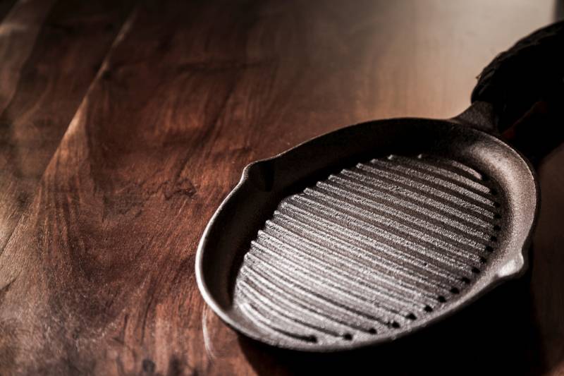 empty-clean-cast-iron-griddle-pan | How To Season A Cast-Iron Griddle