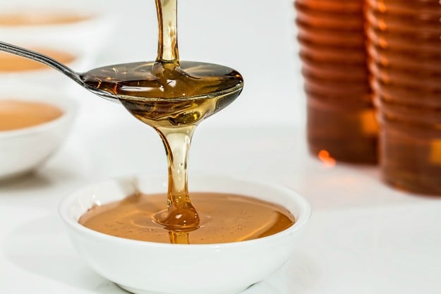 Honey and Mason Jar | Mason Jar Beekeeping Step-by-Step Guide