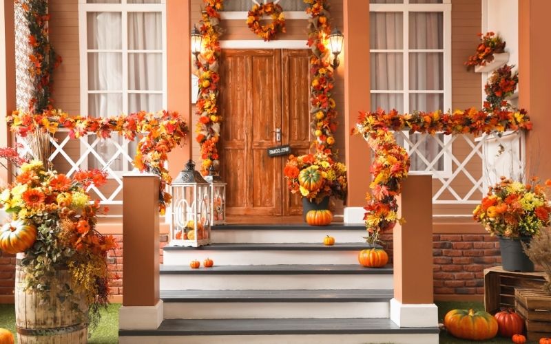 house entrance decorated traditional autumn holidays | decor ideas