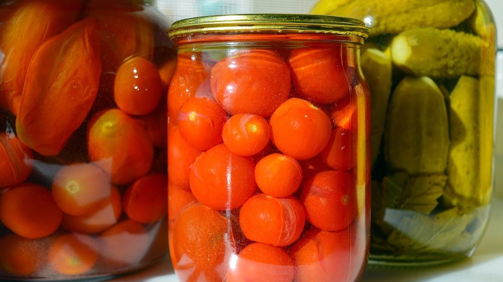 jarred tomatoes | How To Can Tomatoes | how to can tomatoes | Featured