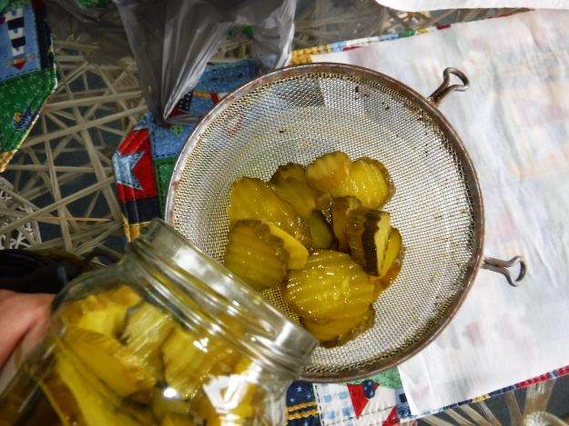 Drain the juice from the pickles | How to Make Pickle Seasoning