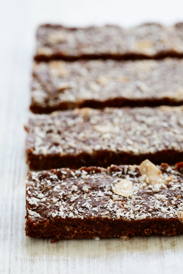Raw No-Bake Date and Coconut Energy Bars | Energy Bar Recipes For A Healthy Afternoon Pick Me Up 
