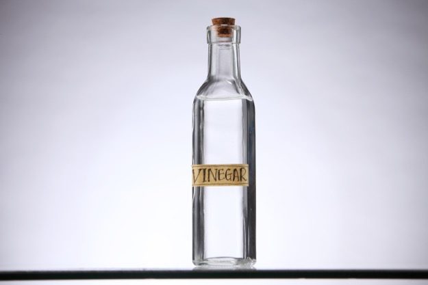 7 DIY Natural Cleaning Products | Simple Home Solutions | Vinegar