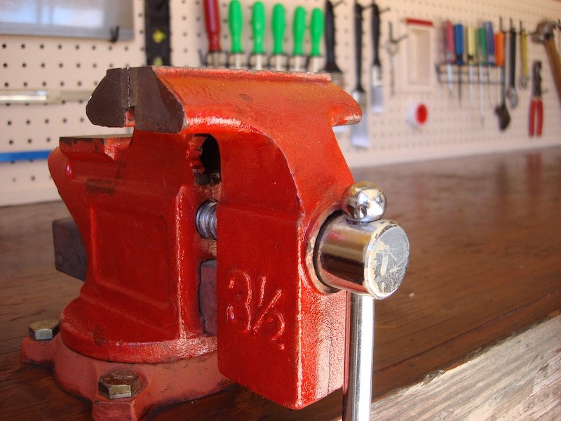 workbench vise | Your Ultimate Guide To Lawn Mower Blade Sharpening | how to sharpen lawn mower blades